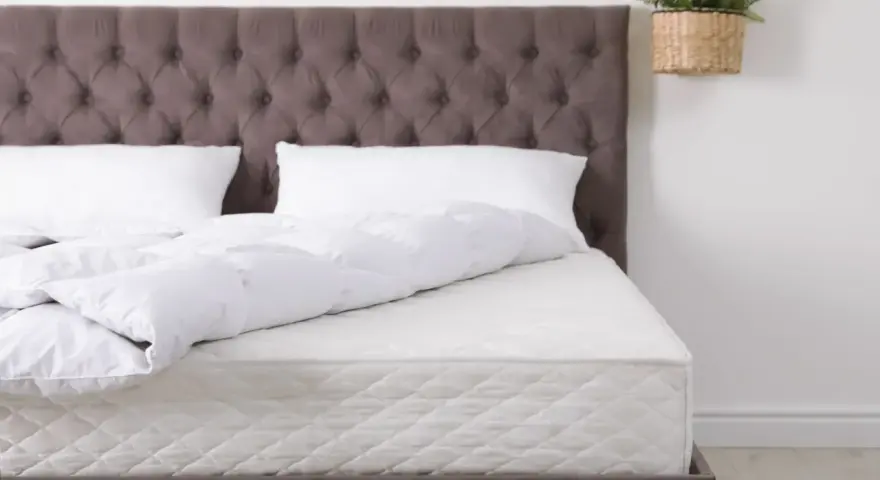 Un matelas avec ressorts ensachés, c'est quoi ? Il offre un soutien personnalisé et un confort optimal pour un sommeil réparateur.