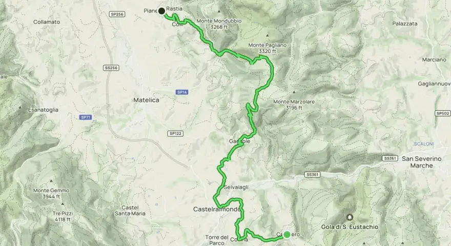 Mappa del cammino dei forti, un percorso tortuoso tra monti e borghi come Castelraimondo e Matelica, con cime come Monte Gemmo.