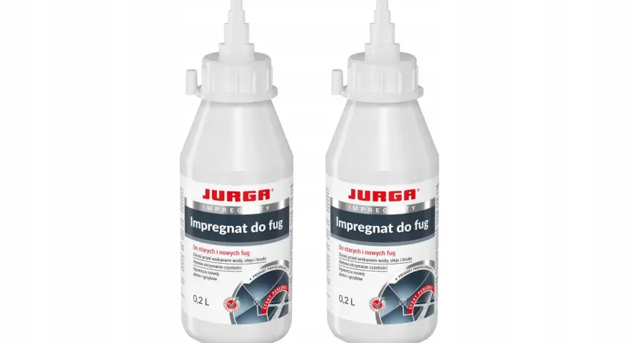 Dwie butelki impregnatu do fug Jurga. Produkt chroni przed wodą, olejem i brudem, ułatwiając czyszczenie. Jak nakładać? Zobacz instrukcję na opakowaniu.