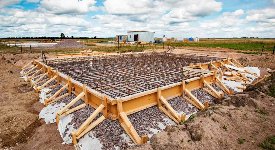 Ile kosztuje fundament pod dom szkieletowy? Ceny i czynniki wpływające na koszt