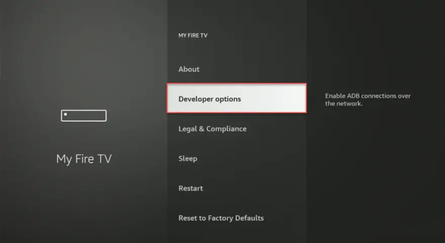 Fire TV Stick Menü mit hervorgehobenen "Developer options" und Text "Enable ADB connections over the network.