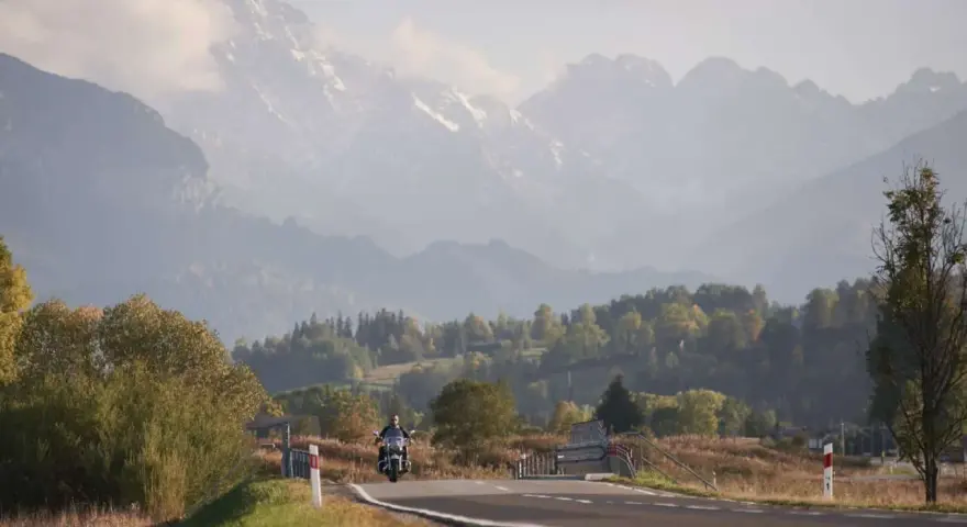 Śląsk motocyklem: Którą trasę wybrać? Gotowe plany!