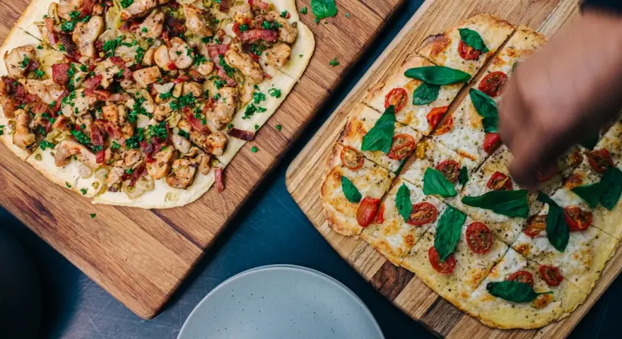 Pizza 40 cm: Dla ilu osób wystarczy, by nikt nie był głodny?