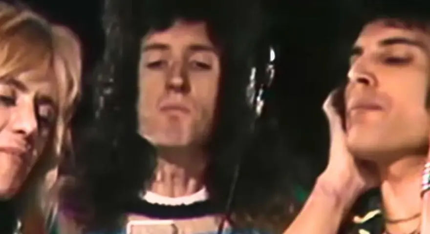 Freddie Mercury i Brian May z Queen, być może podczas nagrywania ostatniej piosenki Queen.