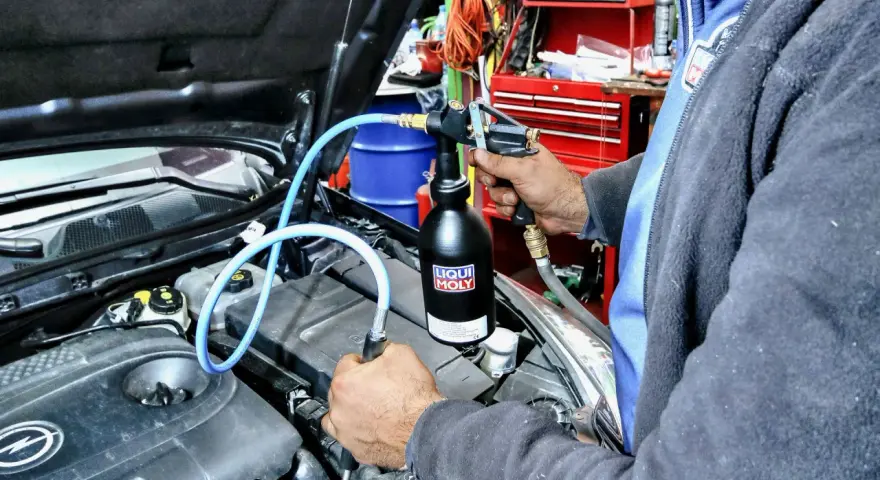 Jak wyczyścić DPF bez demontażu? Sprawdzone metody i chemia
