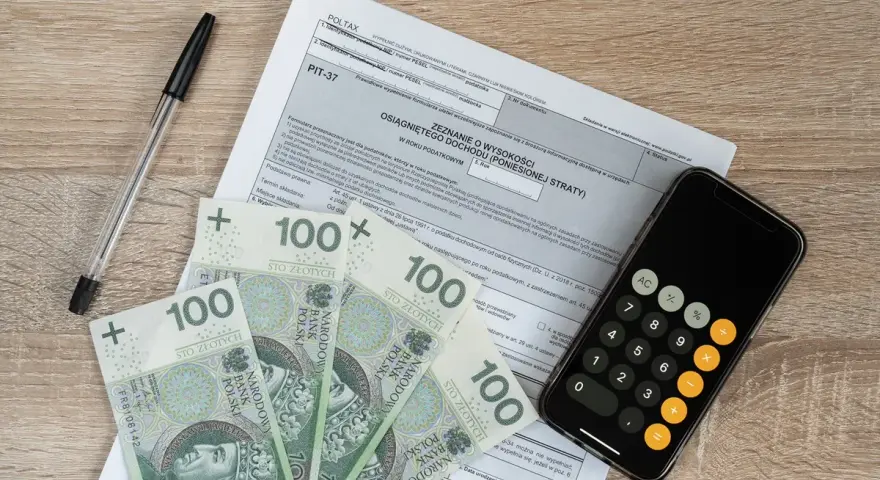 Dochody dziecka a PIT: Kiedy rozlicza rodzic, a kiedy ono samo?