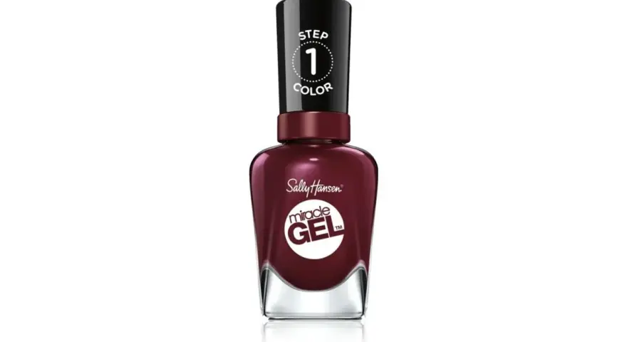 Sally Hansen Miracle Gel - lakier jak hybryda bez lampy Rossmann. Głęboki, burgundowy kolor dla efektu wow.