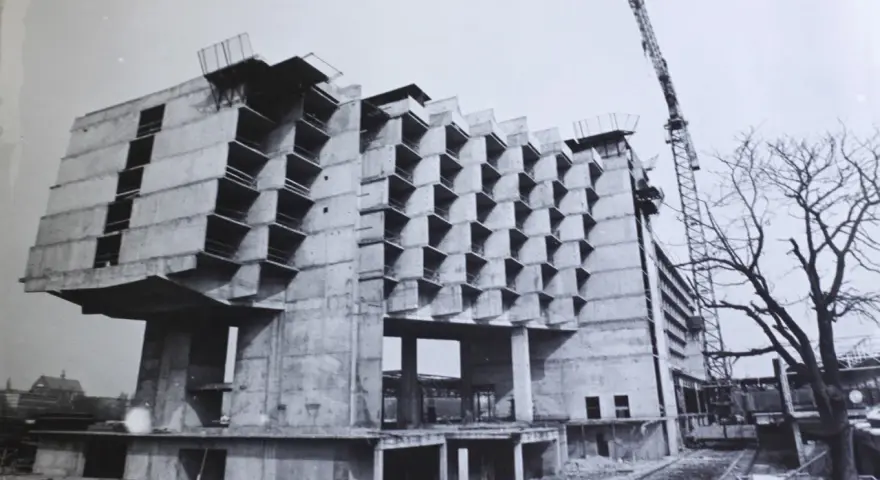 Tajemnica Hotelu Forum Kraków: Dlaczego zamknięto ikonę PRL-u?
