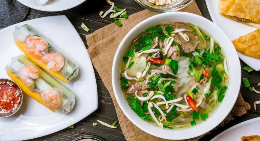 Makaron do pho: szeroki czy wąski? Wybierz idealny i uniknij błędów!