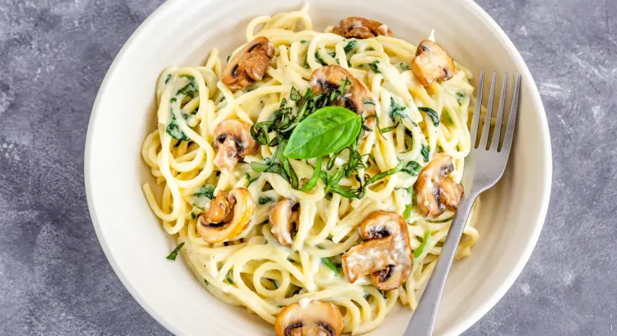 Szybkie spaghetti z gotowym sosem – łatwy przepis na obiad w 15 minut