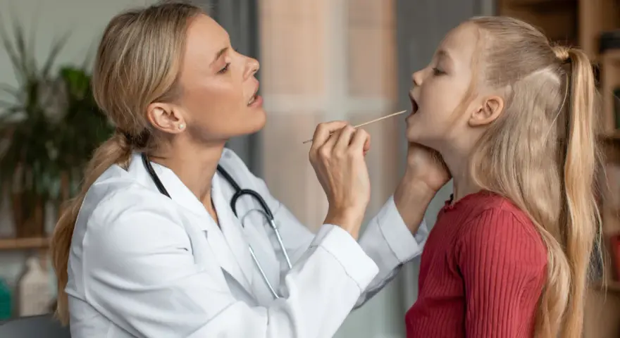 Zapobieganie anginie: 5 kluczowych nawyków dla zdrowego gardła