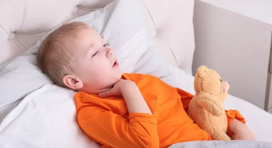 Skuteczne sposoby na mokry kaszel u dziecka - leki i domowe metody