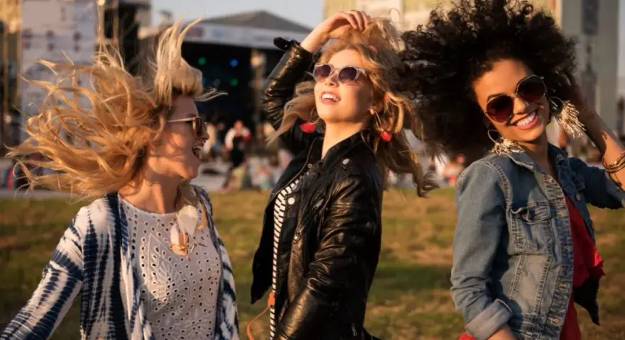 Co ubrać na koncert pop, aby czuć się komfortowo i stylowo?