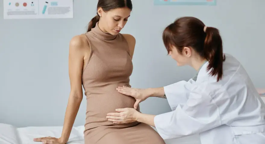 Fizjoterapia: Czy pływanie to wymóg na studia i w zawodzie?