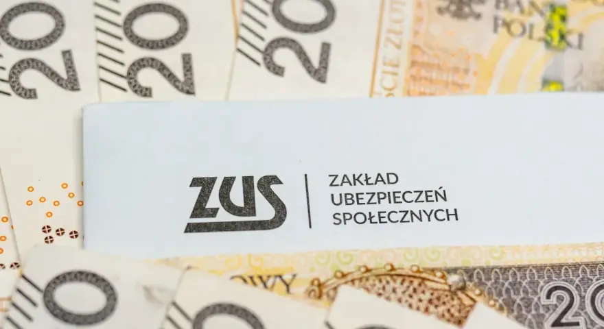 ZUS i banknoty 200 zł. Tabela z nowymi emeryturami może być wkrótce gotowa.