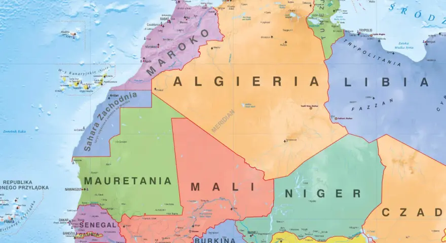 Mapa polityczna północno-zachodniej Afryki, pokazująca wszystkie kraje afryki, w tym Maroko, Algierię, Libię, Mauretanię, Mali, Niger, Czad, Senegal, Gwineę.