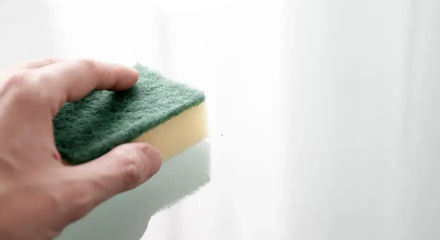 Jak skutecznie rozpuścić silikon sanitarny – sprawdzone metody i porady