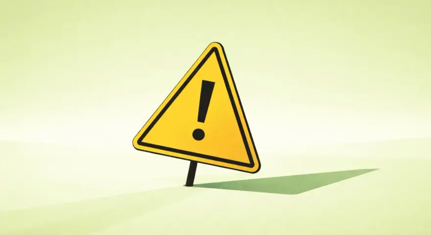 Panneau de danger jaune avec un point d'exclamation, symbolisant une alerte. Attention, une lettre clôture pea pourrait être en danger.