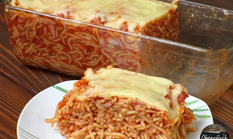 Szybka zapiekanka z makaronem spaghetti, która zachwyci całą rodzinę