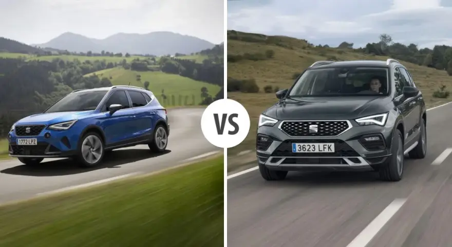 Niebieski i ciemnoszary Seat SUV jadące po krętej drodze wśród zielonych wzgórz.