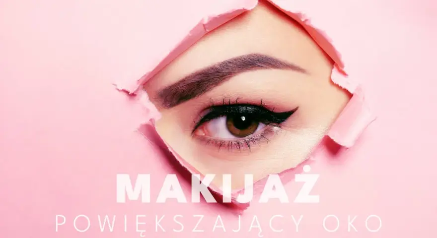 Kreska na dolnej powiece podkreśla spojrzenie. Makijaż powiększający oko.