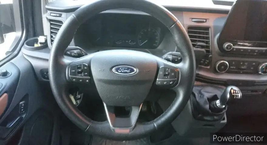 Ford Transit bezpieczniki: Gdzie są i jak je wymienić?