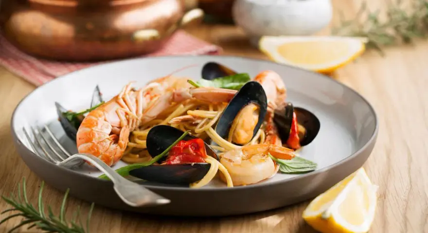 Spaghetti Frutti di Mare: Opanuj włoski klasyk bez gumowych owoców!