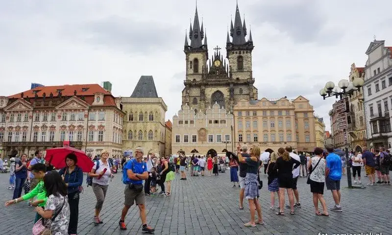 Praga: Praktyczny przewodnik, plany zwiedzania i porady dla Polaków