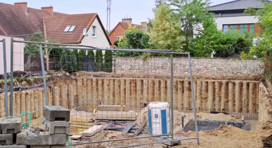 Ile stali na fundamenty? Kluczowe informacje, aby uniknąć błędów