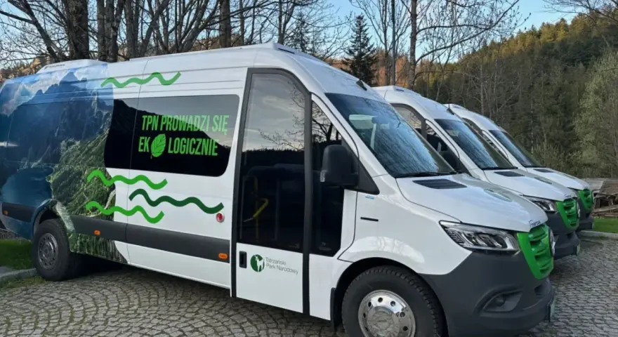 Meleksy TPN przy Morskim Oku. Sprawdź cennik i ekologiczne przejazdy.