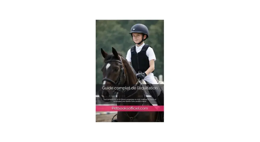 Jeune cavalier en tenue d'équitation, prêt pour le dressage. Ce guide complet de l'équitation promet de maîtriser les bases.