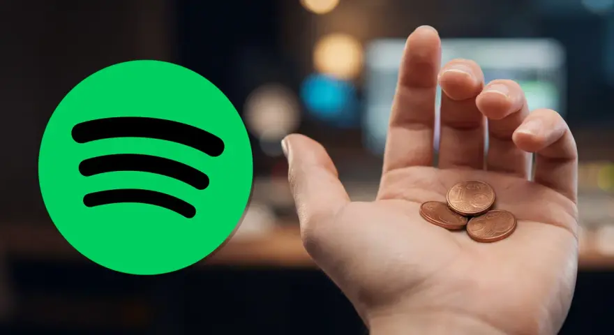 Das Spotify-Logo neben einer Hand mit wenigen Cent Münzen symbolisiert die geringen Einnahmen pro spotify stream.
