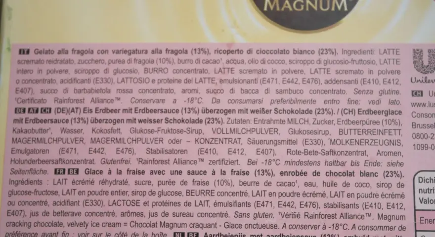 Magnum Erdbeer-Eis mit weißer Schokolade (23%). Die Zutatenliste für dieses leckere Eis ist lang und vielfältig.