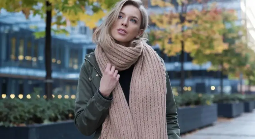 Jaki szalik do zielonej kurtki? Odkryj idealne połączenia!