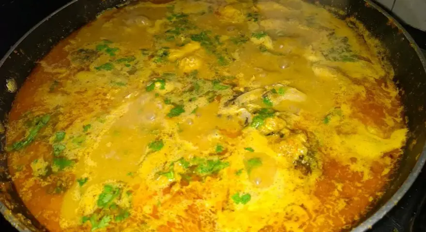 Curry: na co pomaga i kto powinien go unikać?