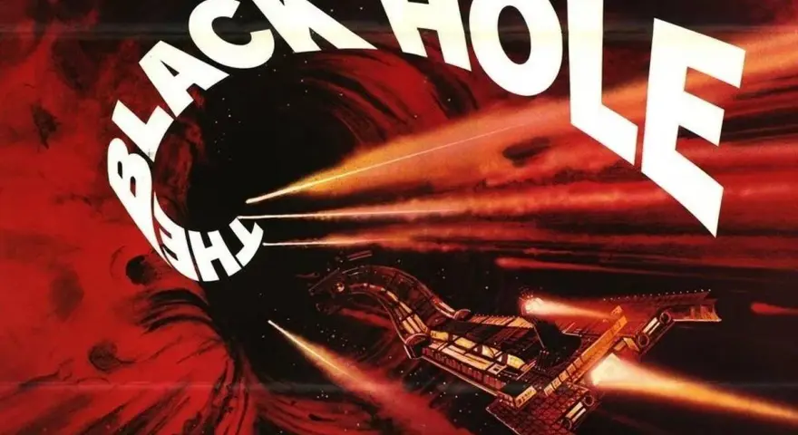 Locandina del film "The Black Hole": un'astronave affronta un vortice cosmico rosso e nero, con raggi di luce che squarciano l'oscurità.