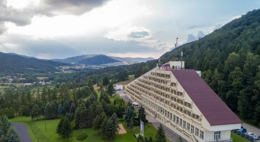 Wysowa-Zdrój NFZ: Beskid vs Biawena które sanatorium wybrać?