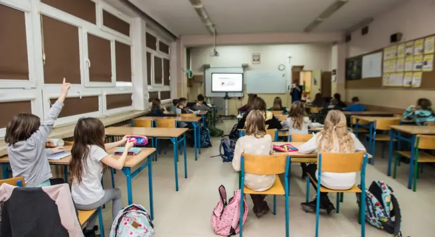 Od kiedy zdalne nauczanie? Decyzje szkoły, Sanepidu i fakty 2026