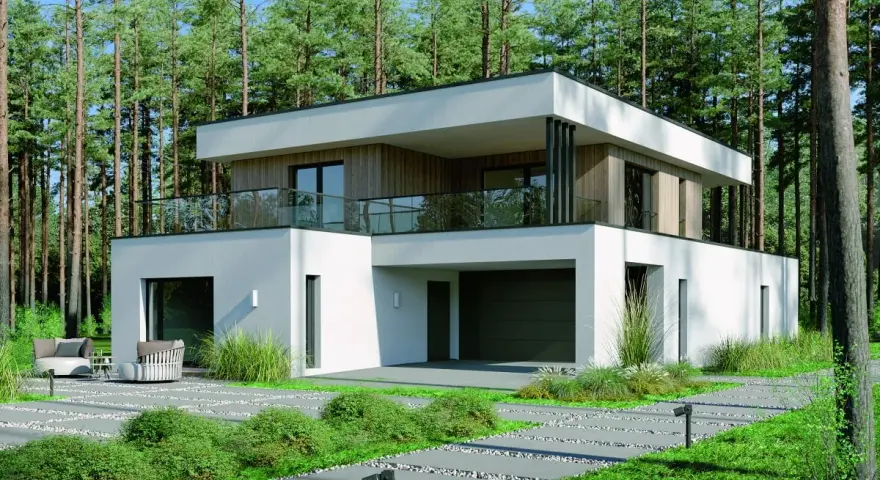Nowoczesny dom 200m2 w otoczeniu sosnowego lasu. Biała bryła z drewnianymi elementami, taras z przeszkloną balustradą i podjazd z kamiennymi płytami.