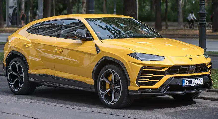 Ile koni ma Lamborghini Urus? Zaskakujące mocne wersje i ich różnice