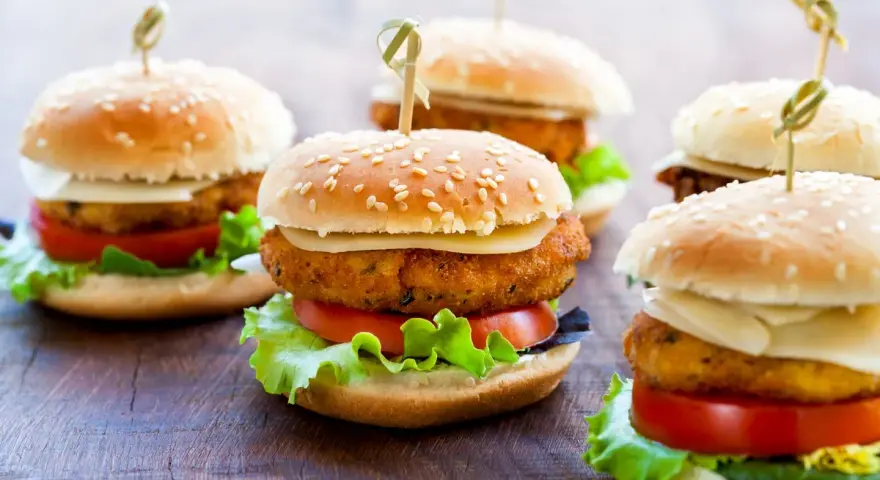 Bułki do burgerów: Gdzie kupić, by Twój burger był perfekcyjny?