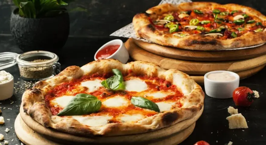 Jak zrobić pizzę idealną? Mój przepis na ciasto i sos.