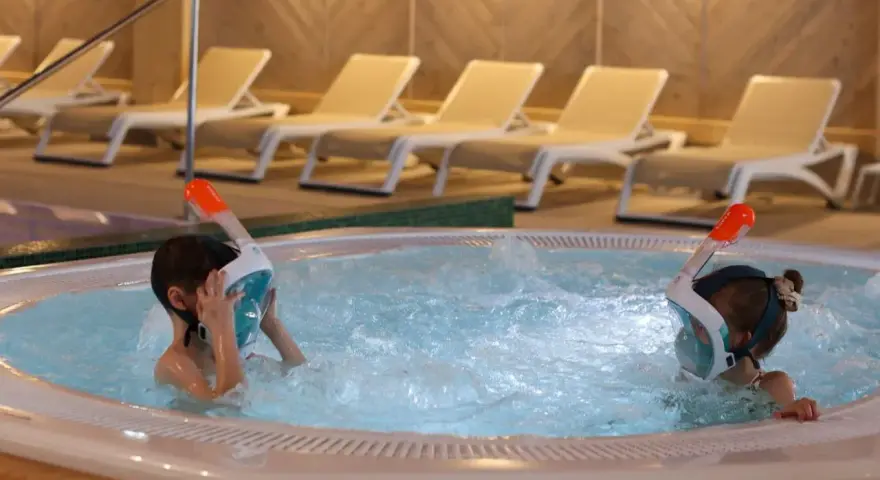 Hotel resort - co to znaczy i jakie ma kluczowe cechy?