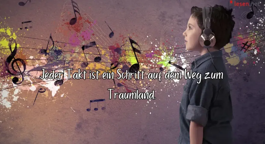 Junge mit Kopfhörern hört Musik, Noten und Farbkleckse. Ein inspirierendes Zitat über Musik, das zum Nachdenken anregt: "Jeder Takt ist ein Schritt auf dem Weg zum Traumland.