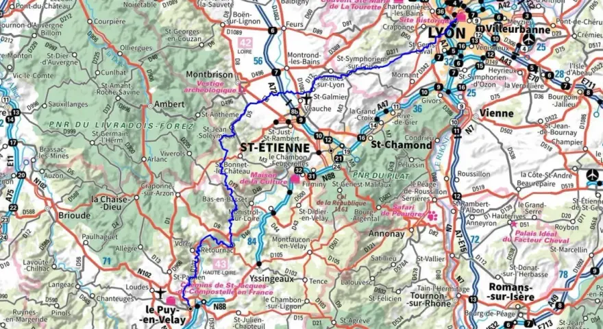 Carte routière de la région Auvergne-Rhône-Alpes, avec les villes de Lyon, Saint-Étienne et Vienne. La gr 765 carte indique des routes nationales et départementales.