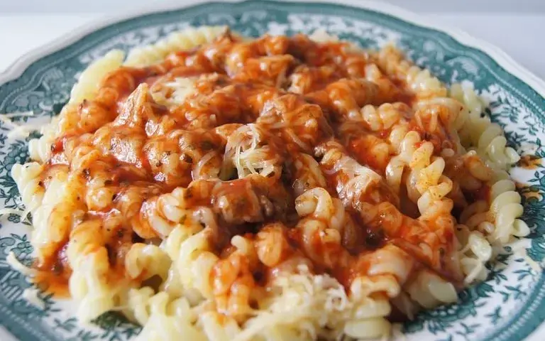 Sos do spaghetti z przecieru: szybki przepis, który zawsze się udaje!