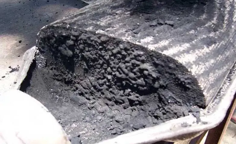 DPF w Dieslu: Jak działa, dlaczego się zapycha i jak go ratować?