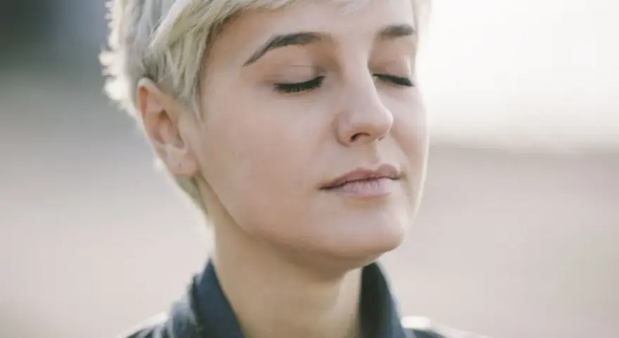 Jak odzyskać równowagę psychiczną i pokonać stres oraz lęk
