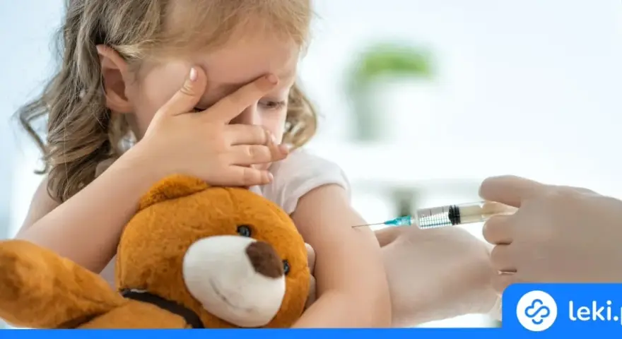 Lekki katar u dziecka a szczepienie: Czy zawsze czekać?