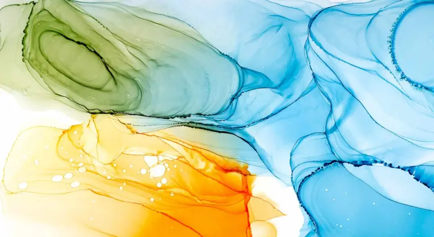 Dessin à l'encre abstrait aux couleurs vives : des volutes vertes, bleues et jaunes se mélangent, évoquant des vagues ou des nuages.